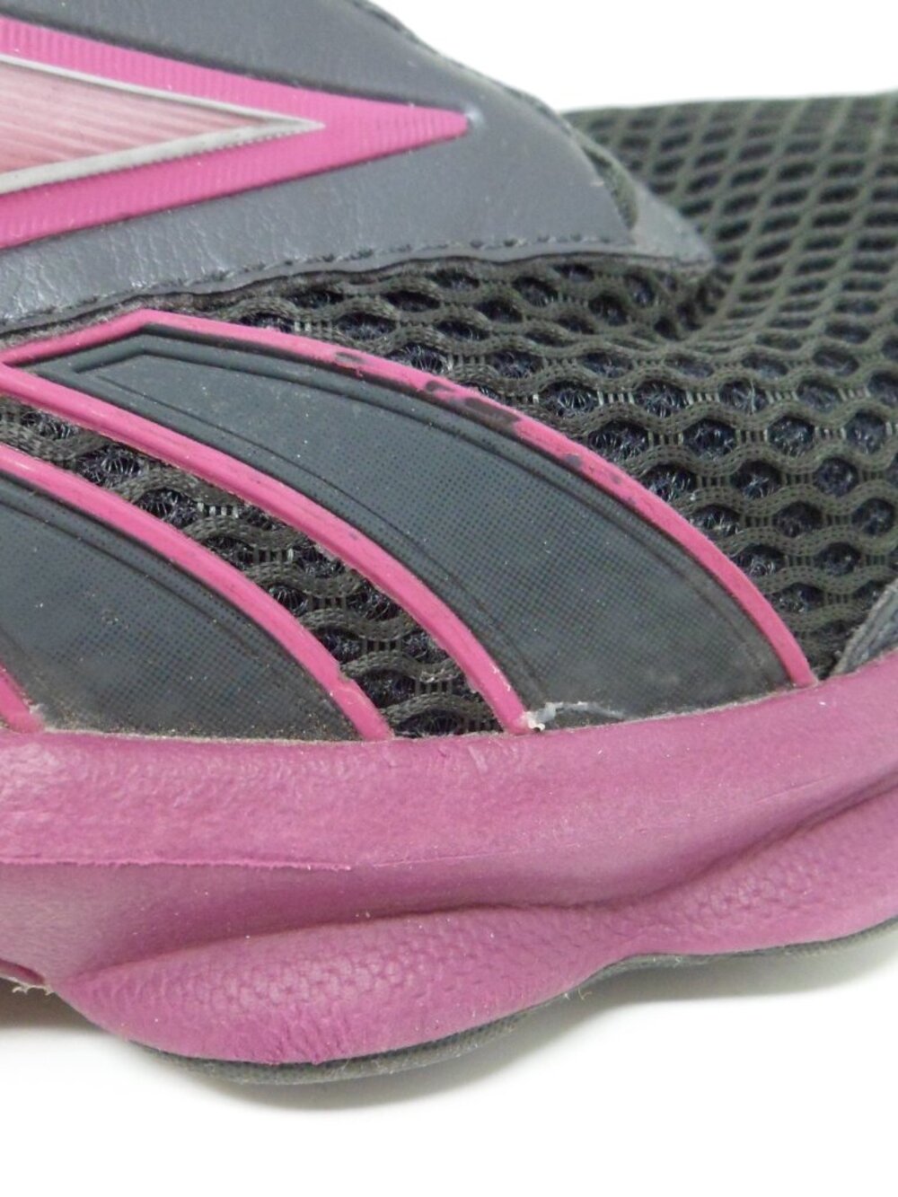 Ladies Reebok Runtone Action Sneakers 7.5 - Picture 2 of 9